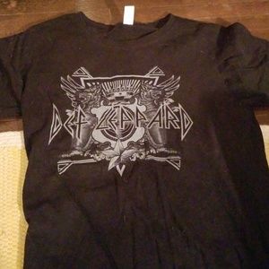 Def Leppard concert shirt